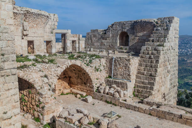 ruines du château de rabad à ajloun, jorda - ajlun photos et images de collection
