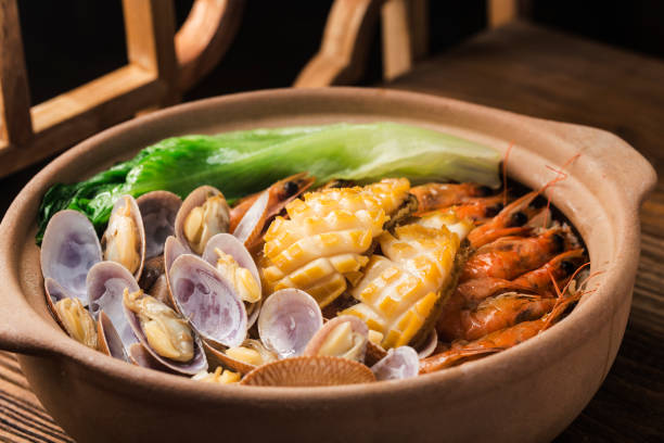 istock Cantonese style seafood rice pot 1311439508