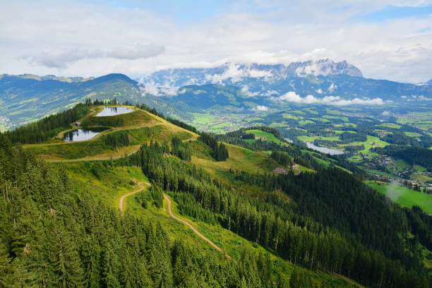 tirol experience - hahnenkamm imagens e fotografias de stock