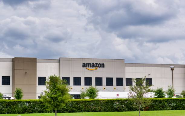 magazyn amazon w houston, tx. - sky business warehouse window zdjęcia i obrazy z banku zdjęć