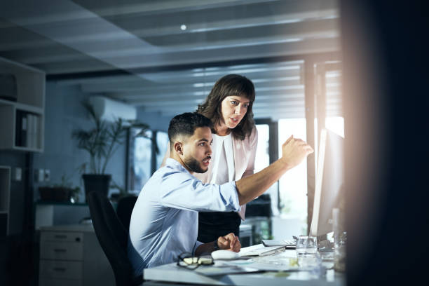 istock My colleague explains problems so well I understand easily 1311477339