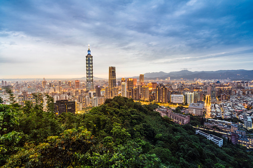 Taipei skyline from Elephant Mountain at sunset