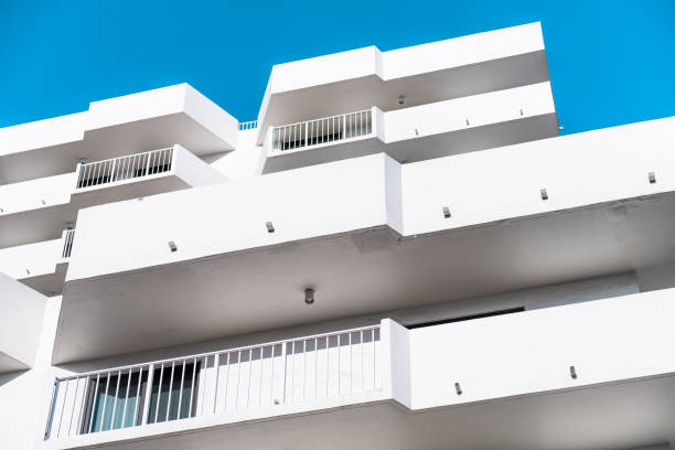 abstract minimalist minimalism exterior architecture facade of art deco white vintage retro residential building or hotel - art deco miami florida florida apartment imagens e fotografias de stock