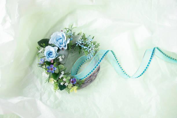 corona de rosas azules - fashionable party design home decorating fotografías e imágenes de stock