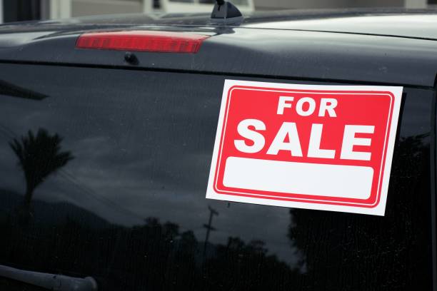 istock Car with For Sale Sign 1311583795