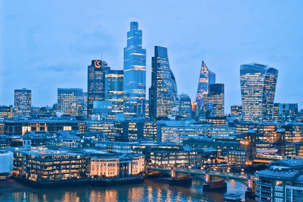 istock LONDON NIGHT LONG EXPOSURE 1311593589
