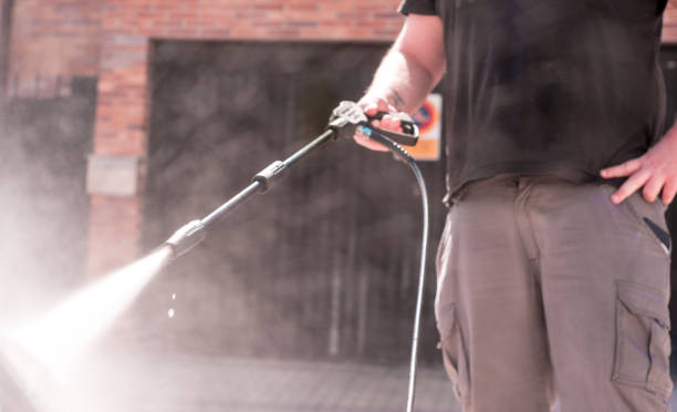istock Young man washing his car 1311636717