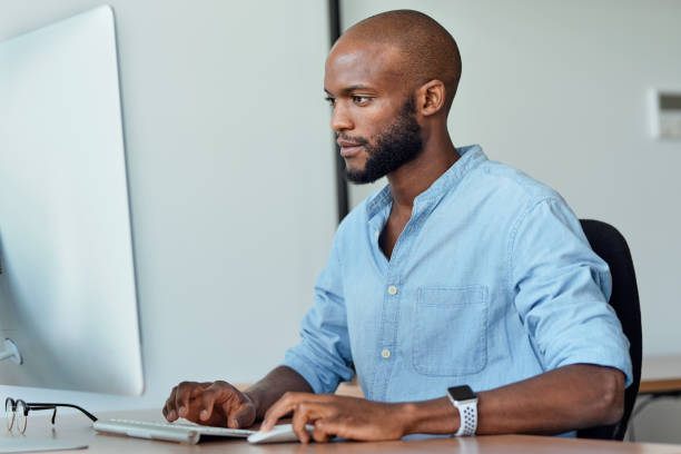 istock I try to respond to clients as quickly as possible 1311647620