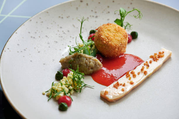 istock Fine Dining Gourmet Restaurant Essen 1311697512