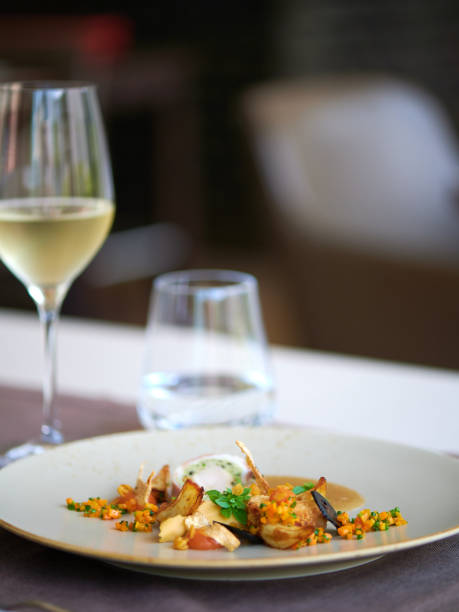 istock Fine Dining Gourmet Restaurant Essen 1311698120