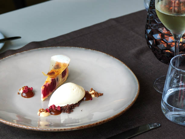 istock Fine Dining Gourmet Restaurant Essen 1311698301