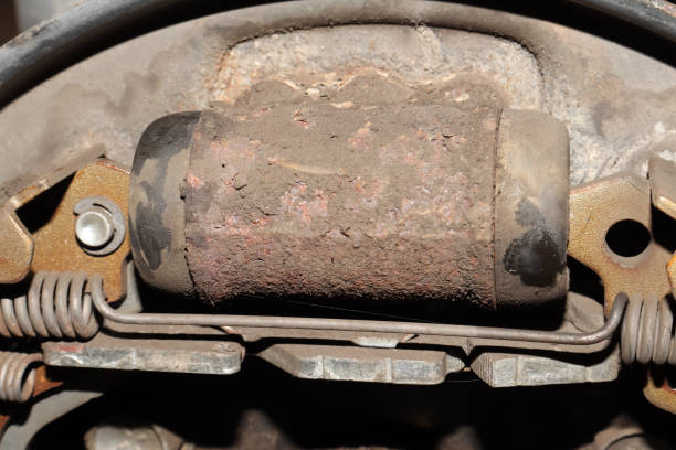 istock cylinder of car broke 1311701454