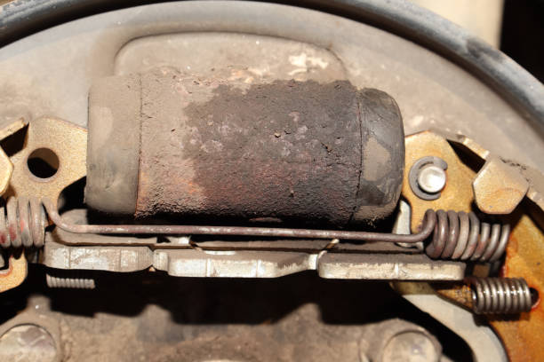 istock cylinder of car broke 1311702415