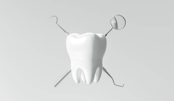équipement dentaire et dent blanche sur l’arrière-plan de clinique de dentiste avec des outils de nettoyage de dentisterie. rendu 3d. - dentist mirror orthodontist carver photos et images de collection