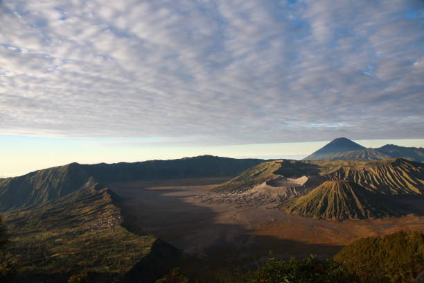 Sumeru Slopes 60+ Sumeru Volcano Stock Photos, Pictures & Royalty-Free Images - iStock