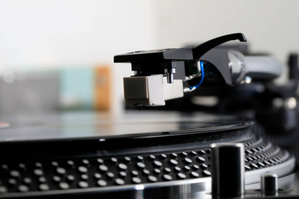 istock Turntable and its cartridge 1311813665