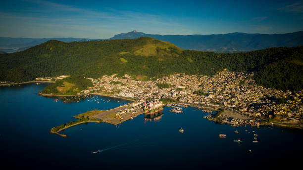 Aerial view of Angra dos Reis bay, Rio de Janeiro, Brazil Panoramic view of the city of Angra dos Reis and its beaches, Rio de Janeiro - Brazil verão stock pictures, royalty-free photos & images