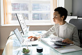 african-american-tax-professional-weiblich.jpg?b=1&s=170x170&k=20&c=udAOIPjOEE7UrkL09iWhzBQ7K9BMFWPF0zzMh2Vtffw=