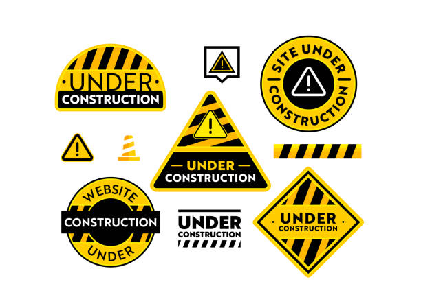 건설 배너 세트 에서 사이트. 웹 사이트 유지 보수 경고 표지판 에 검정 색 및 노란색 줄무늬, 그리고 테이프 또는 원뿔 - construction stock illustrations