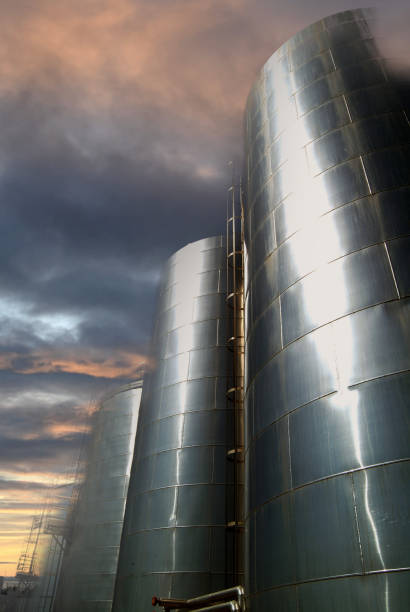 indústria, tanque de armazenamento, fábrica, silo - fuel storage tank storage tank oil industry warehouse - fotografias e filmes do acervo