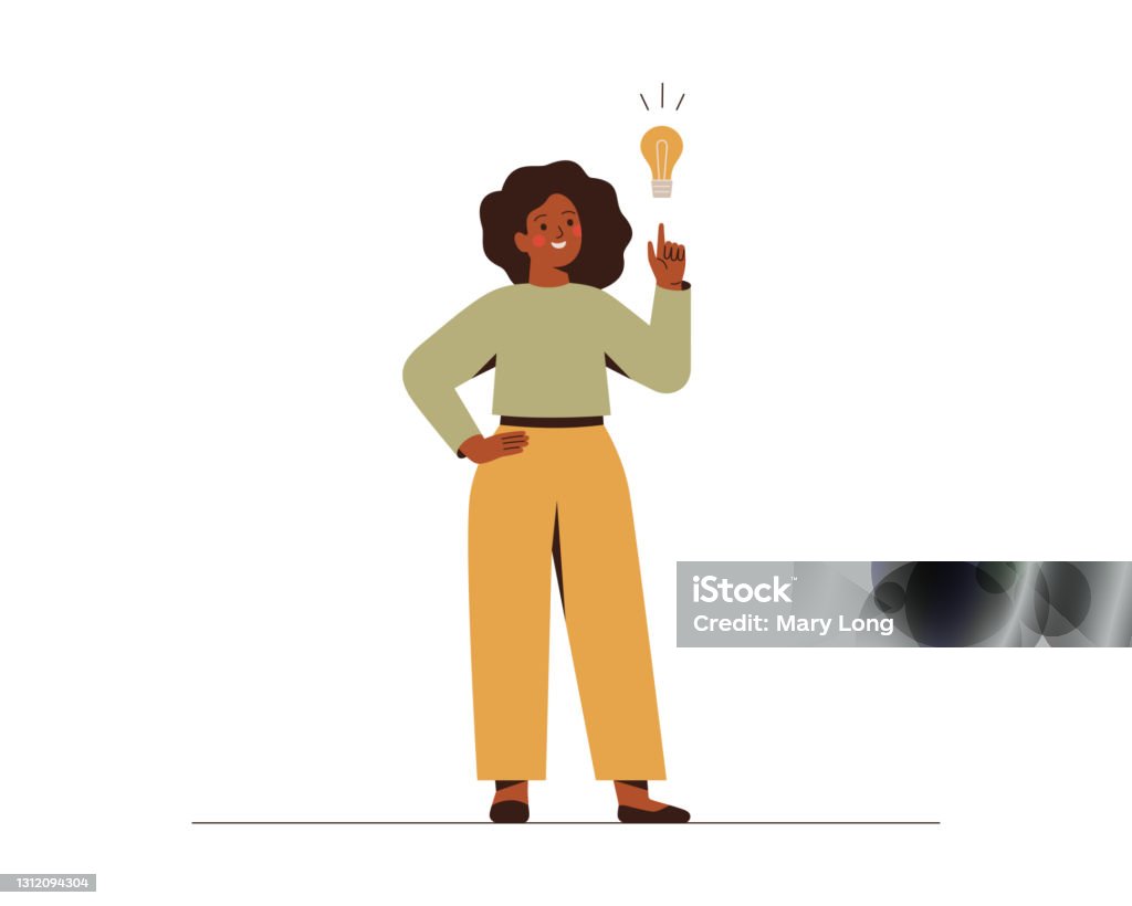 La donna nera punta la lampadina su di lei. Felice imprenditrice africana ha un'idea imprenditoriale. Concetto di innovazione, soluzione e creatività. - arte vettoriale royalty-free di Ispirazione
