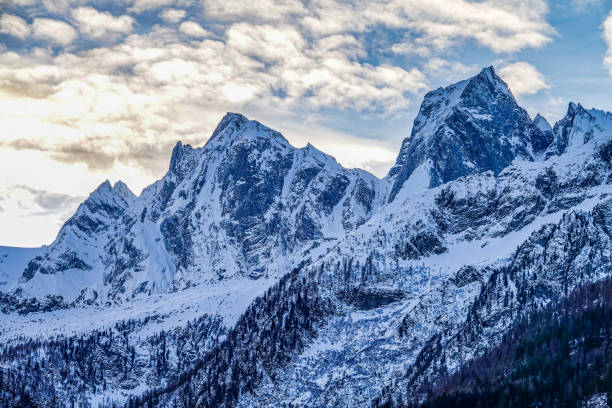 istock SUNRISE OVER PIZZO CENGALO AND PIZZO BADILE 1312120913