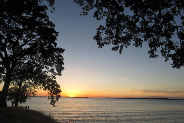 istock Sunset at Folsom Lake 1312124910