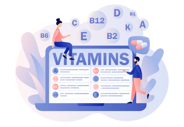 витаминный комплекс. крошечные люди читают список мульти витаминных добавок, витамина а, группы в1, в2, в6, в12, с, d, е, к на ноутбуке. здоровое пи - vitamin c vitamin a vitamin e vegetable stock illustrations