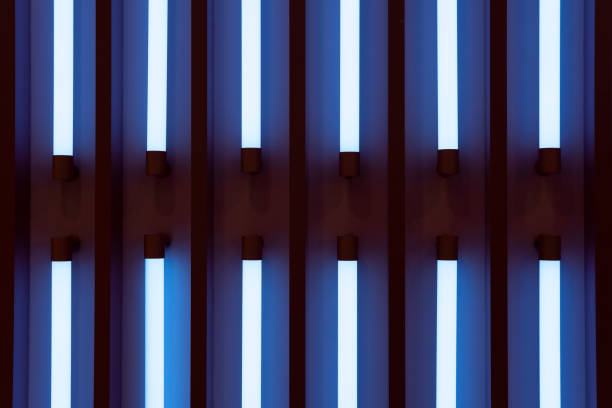 tubo di illuminazione al neon blu - dance and electronic blue shiny empty foto e immagini stock