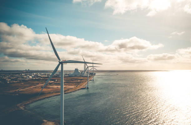 wind turbines in the ocean - sea wind turbine turbine wind imagens e fotografias de stock