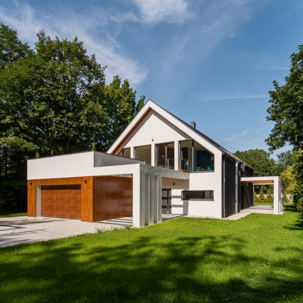 istock Remarkable house with garden 1312252164