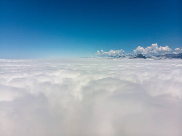 nad chmurami - mountain mountain peak snow spring zdjęcia i obrazy z banku zdjęć