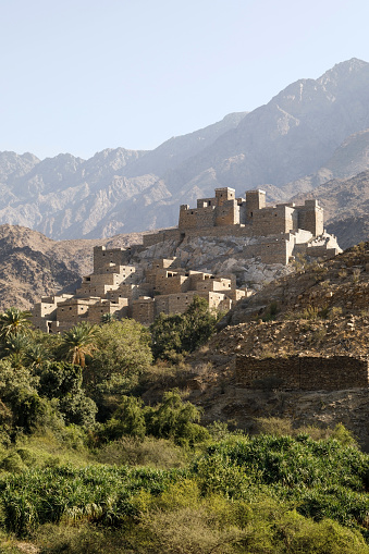 El pueblo de Thee Ain en Al-Baha, Arabia Saudita es un patrimonio único que incluye antiguos edificios arqueológicos photo