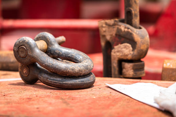 Iron steel shackles - Lifting equipment.