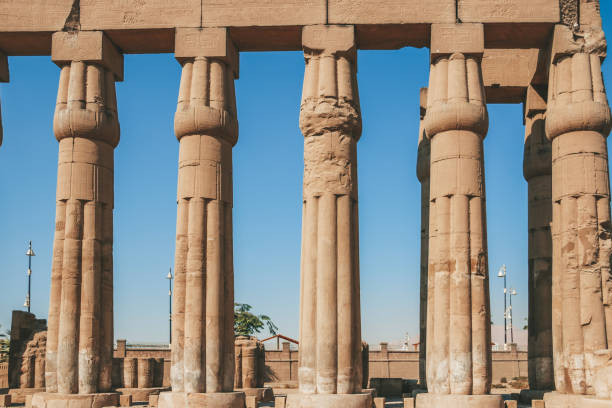 ruines du temple égyptien de karnak, le plus grand musée en plein air de louxor - cairo egyptian museum museum egypt photos et images de collection