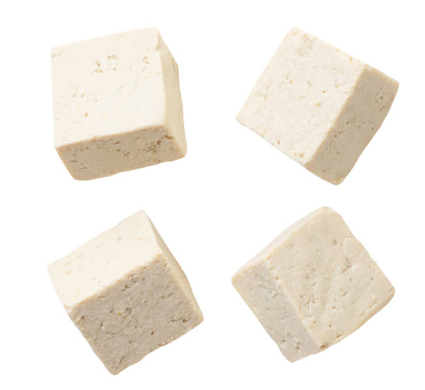 白い背景にダイス豆腐チーズのセット。分離 - 豆腐 ストックフォトと画像