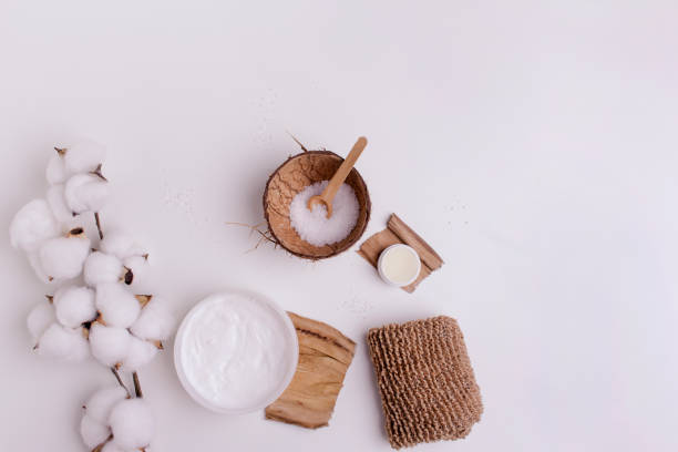 istock Cosmetic sea salt in coconut rind 1312530366