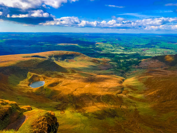 pen y fan - brecon beacons photos et images de collection