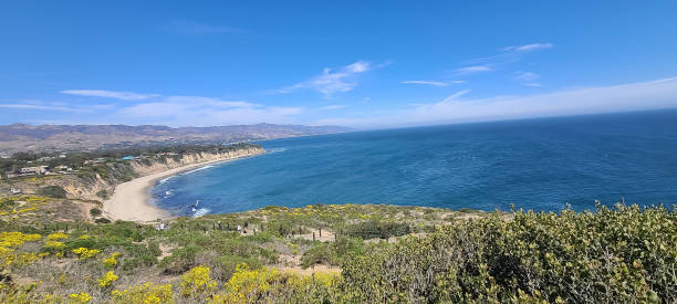istock Hiking in April 1312546322