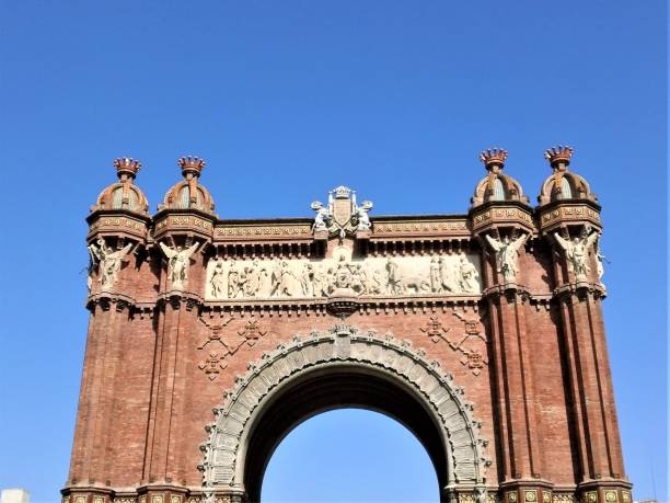 istock Arc de Triomf - Arco de Triunfo de Barcelona. 1312696493