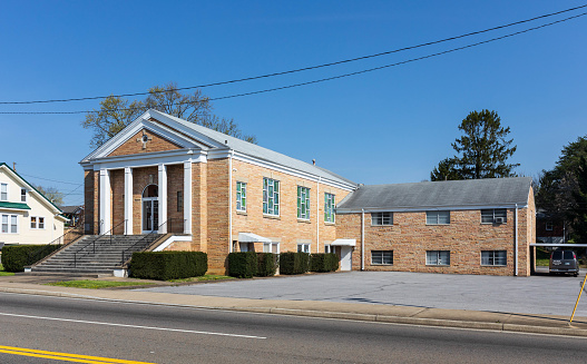 Bristol, TN-VA, USA-7 April 2021: The State Street Church of Christ, building exterior, sunny day.