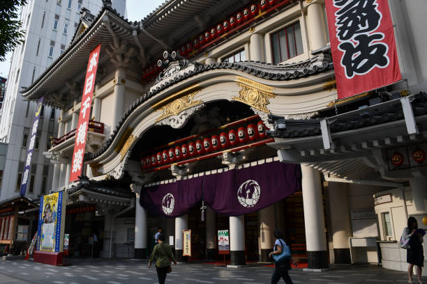 teatro kabuki-za em tóquio, japão - kabuki color image japan japanese culture - fotografias e filmes do acervo
