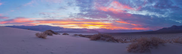 eureka dune, death valley nationalpark, usa - stovepipe hat stock-fotos und bilder