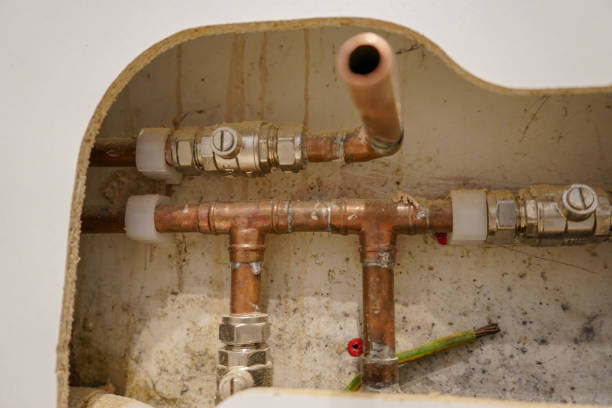 istock Fresh new copper pipework in house renovation 1312754084
