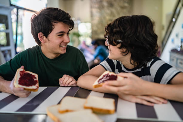 istock Teenagers having breakfast 1312806058