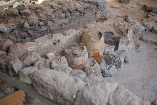 cerámica en akrotiri, santorini, grecia - edad de bronce fotografías e imágenes de stock