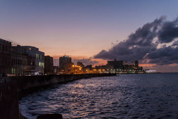 istock Evening at the seaside drive Malecon in Havan 1312888926
