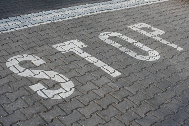 Marking on the ground at the exit to a public road.