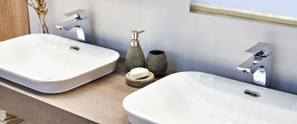 Wash basin in the interior of the bathroom