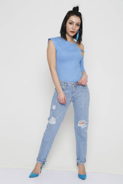istock Girls whit jeans 1312944594